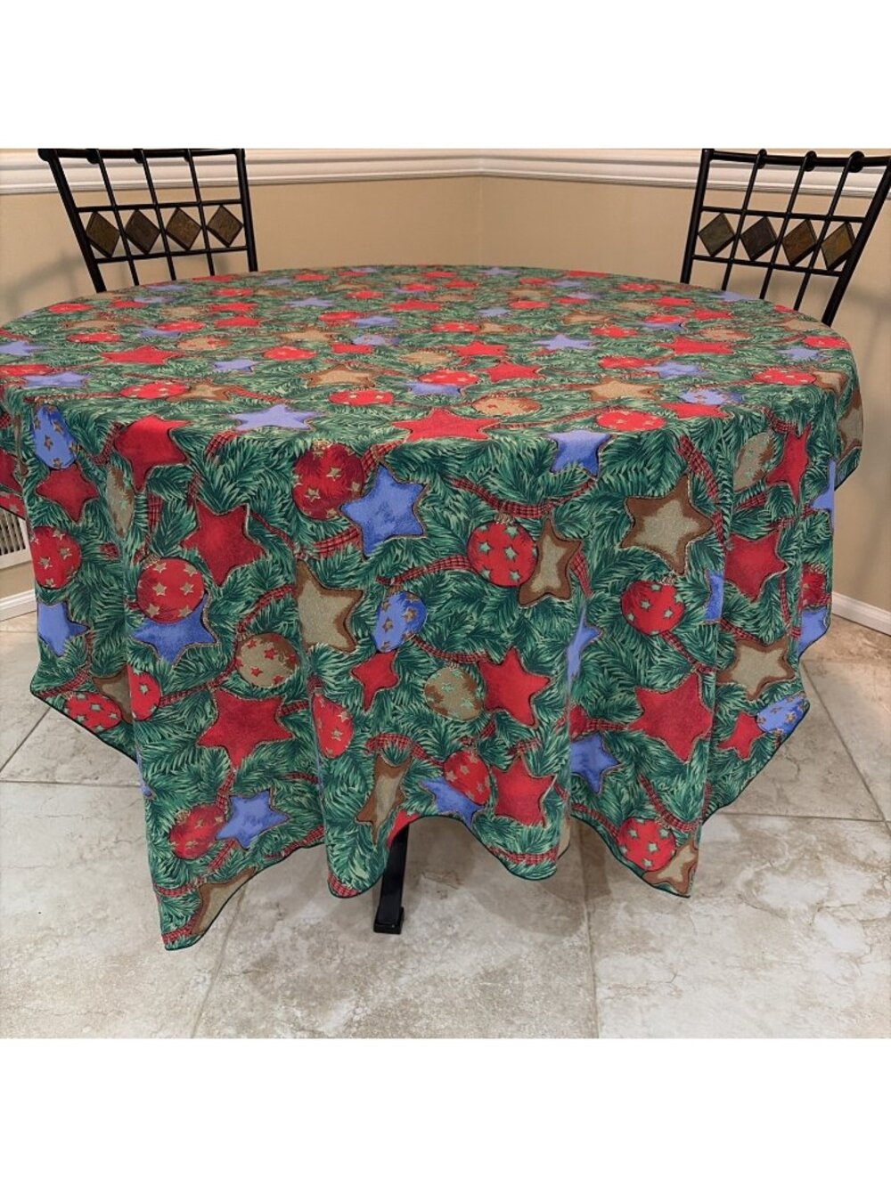 Festive Poinsettia Christmas Tablecloth Holiday Dining Decor Rectangle 52X68"